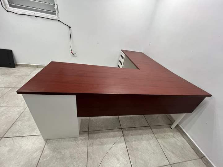 Escritorio 6'x6' Customizado