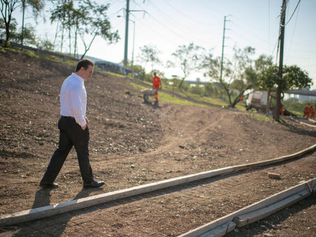 Supervisa Alcalde trabajos en él camellón de Avenida clouthier