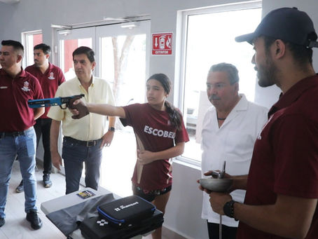 ENTREGA ESCOBEDO EQUIPO DEPORTIVO A SUS ATLETAS