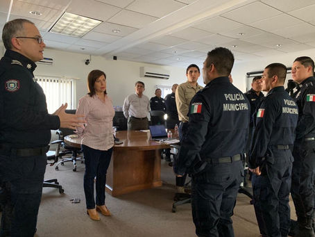 RECONOCE CRISTINA DIAZ A POLICÍAS POR EVITAR 10 FEMINICIDIOS