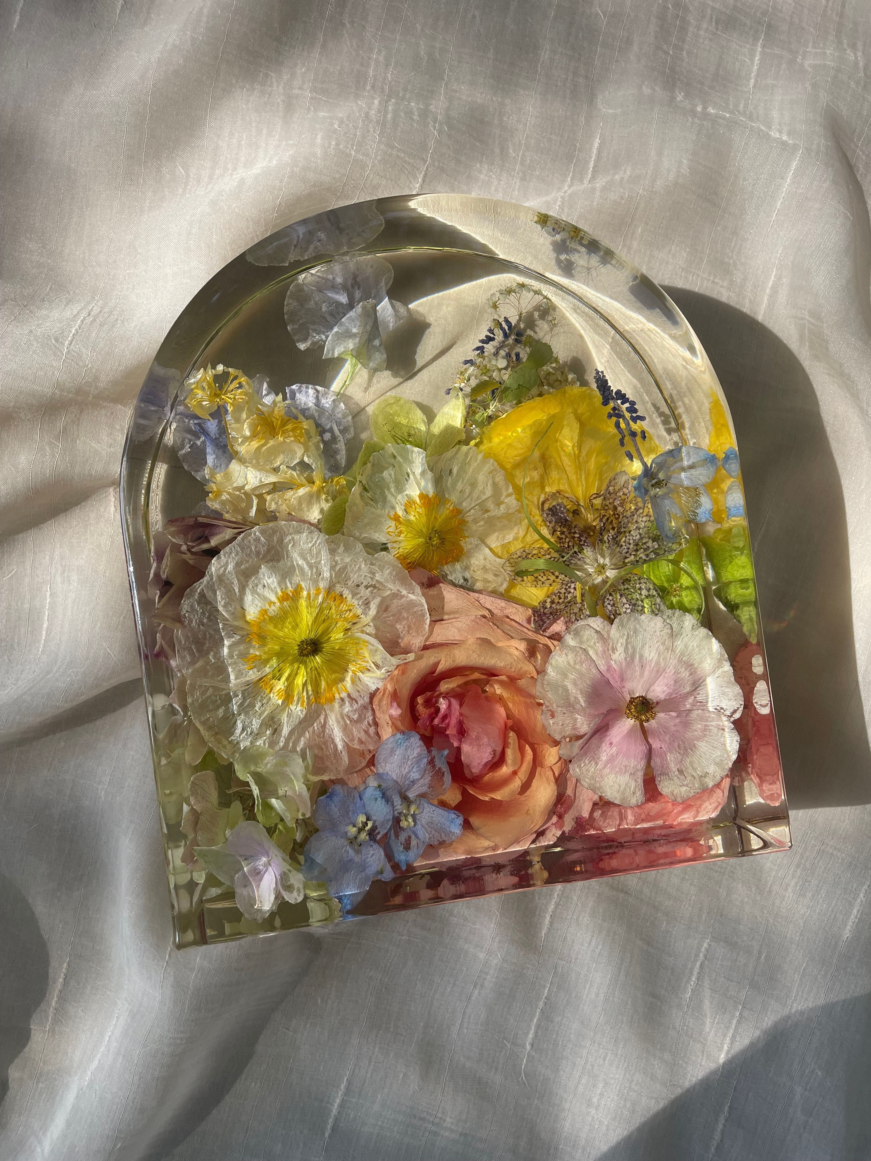 8" x 7" Arch // 4-6 Focal Blooms