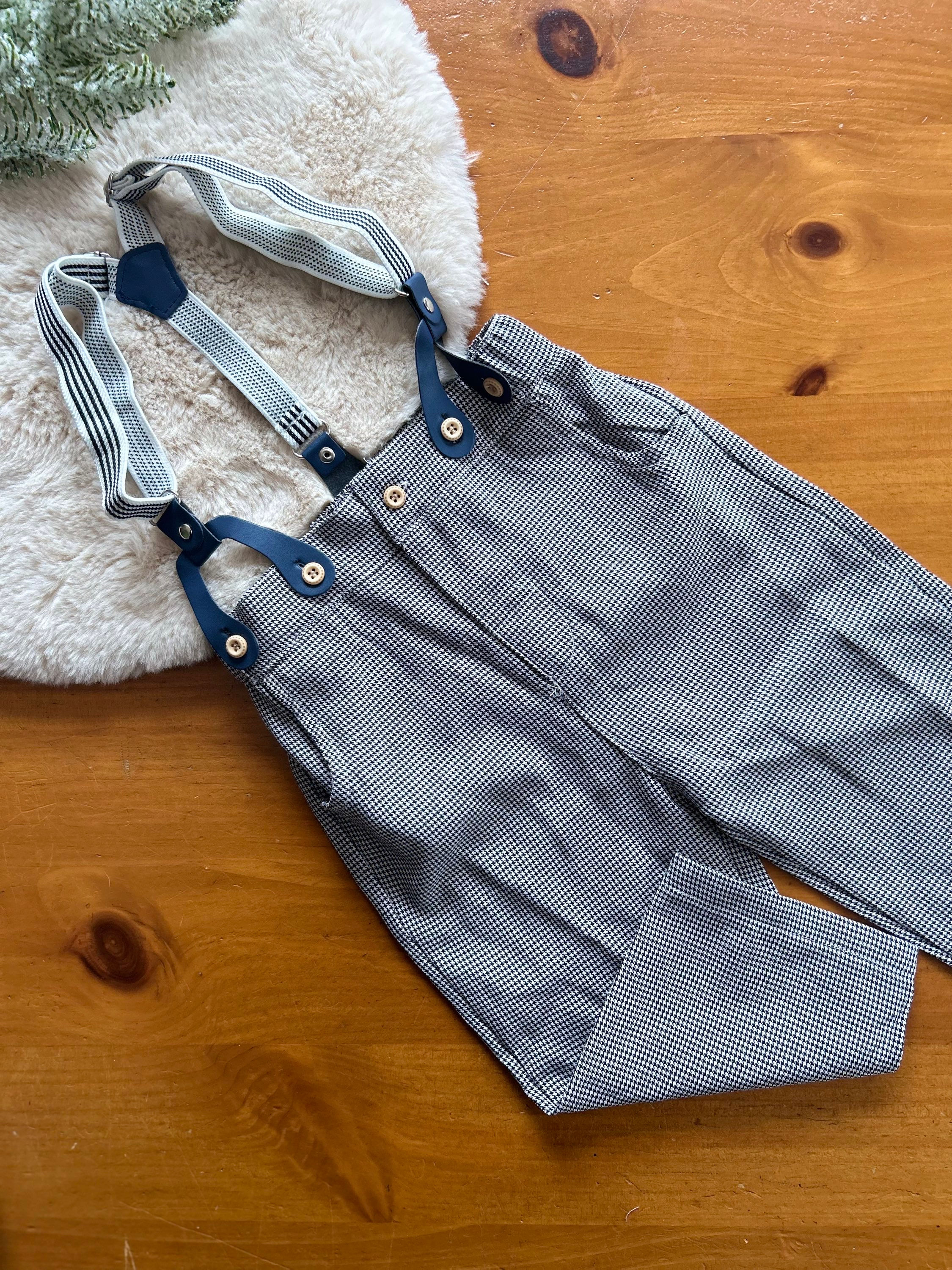 Pantalon à bretelles 18-24 mois environ