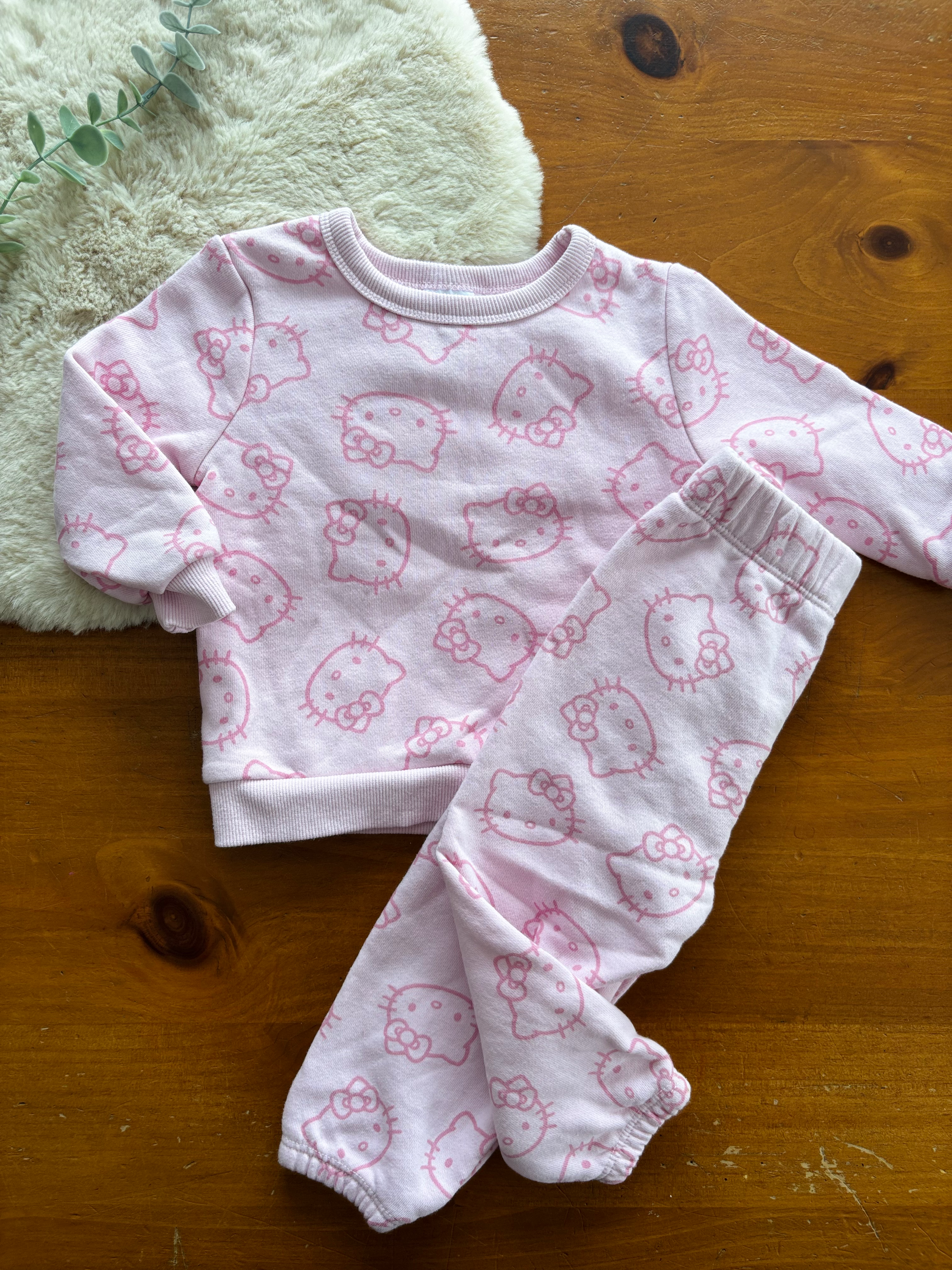 Ensemble Hello Kitty 12 mois