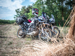 TET Ungarn mit zwei Africa Twins – 2 Tage Offroad, Camping & Lone Rider Gear im Praxistest