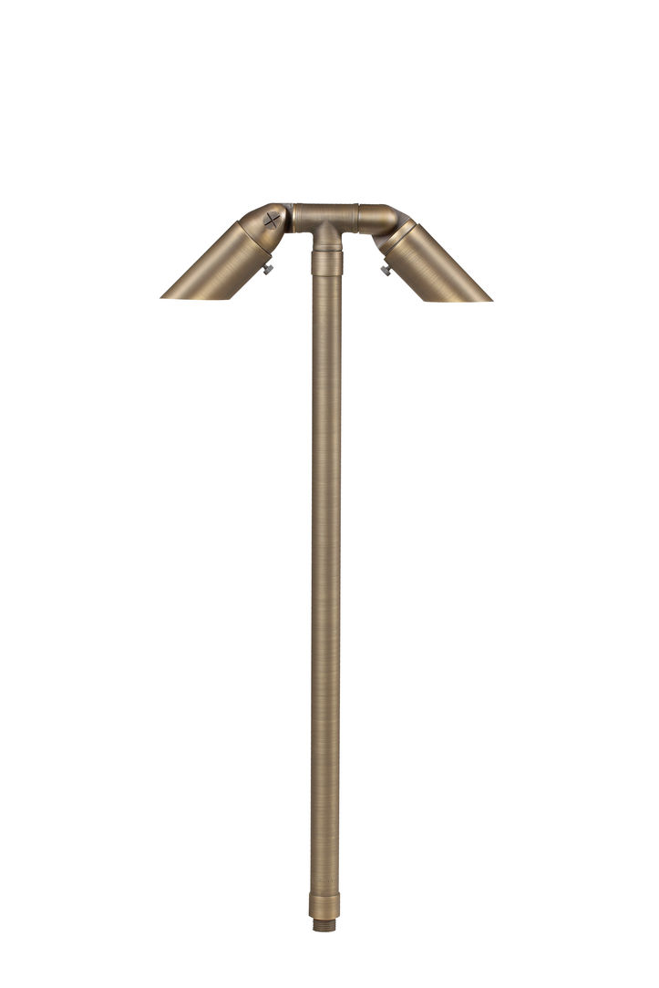 Commercial studio image of outdoor downlight fixture by Commapix