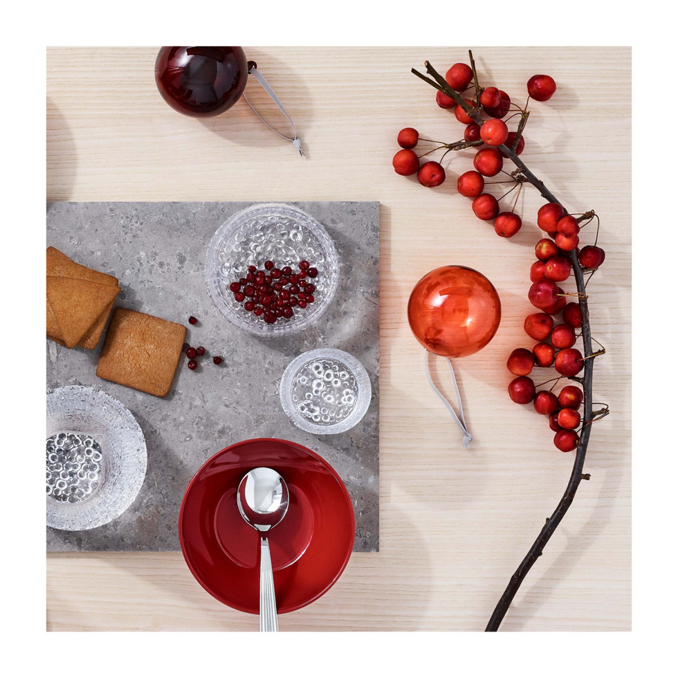The item matches well with the other Iittala products, as well as separately.