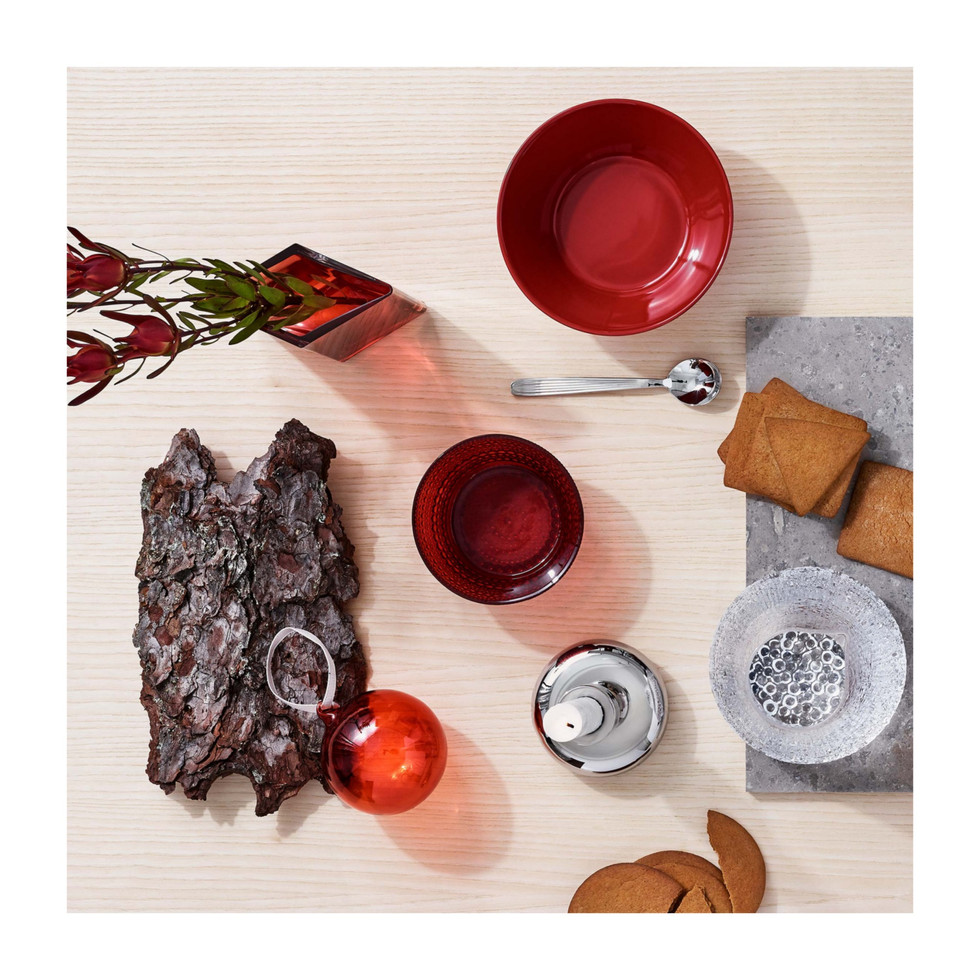 The item matches well with the other Iittala products, as well as separately.