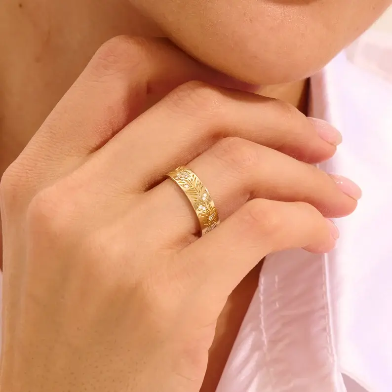 Thumbnail: 18K Solid  Gold Leaf Engraved Band