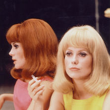 jacques-demy-2-francoise-dorleac-et-catherine-deneuve-dans-les-demoiselles-de-rochefort-un