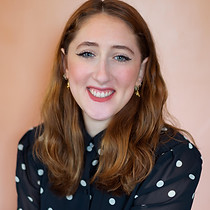 Bella Bennett headshot.jpg