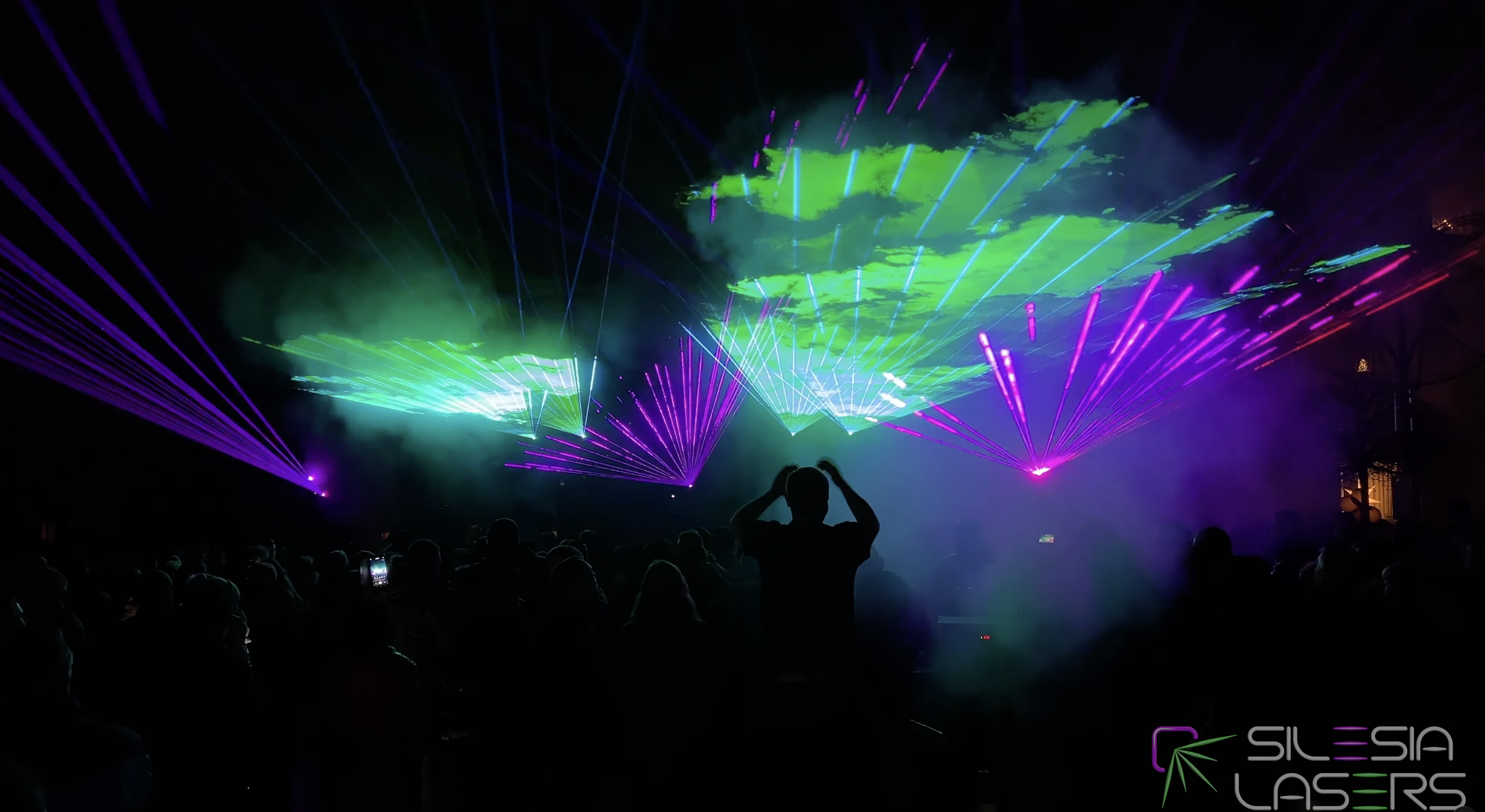 Sylwestrowy pokaz laserowy w plenerze w Strzeleczkach – Silesia Lasers