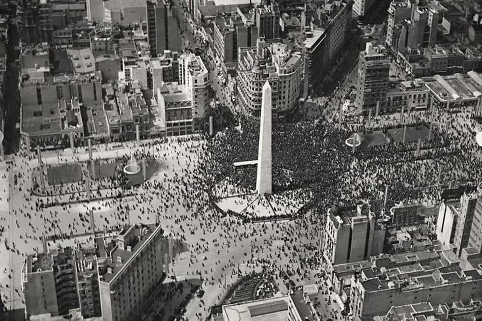 Inauguracion del obelisco de Buenos Aires en 1936