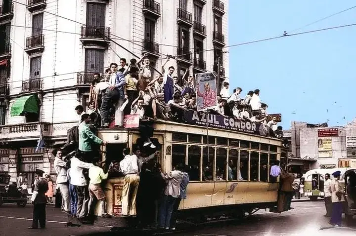 Obreros durante el 17 de Octubre de 1945
