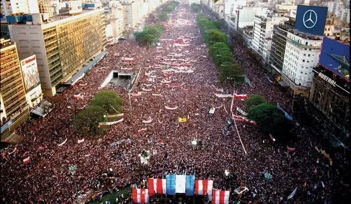 Acto UCR Alfonsín 1983 en 9 de Julio