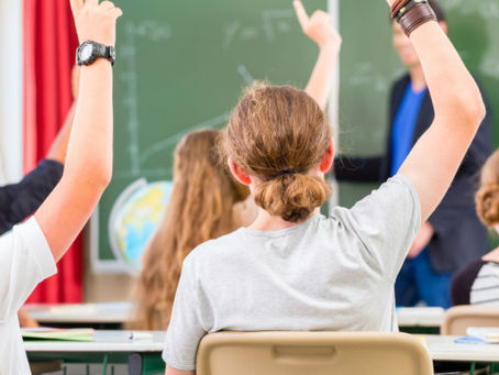 Βρετανία: Παντρεμένη 33χρονη δασκάλα κατηγορείται ότι έκανε σεξ σε χωράφι με 15χρονο|BCI GREECE