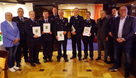 Jahreshauptversammlung der Ortsfeuerwehr Nienhagen 2024: Wichtige Wahlen und Beförderungen