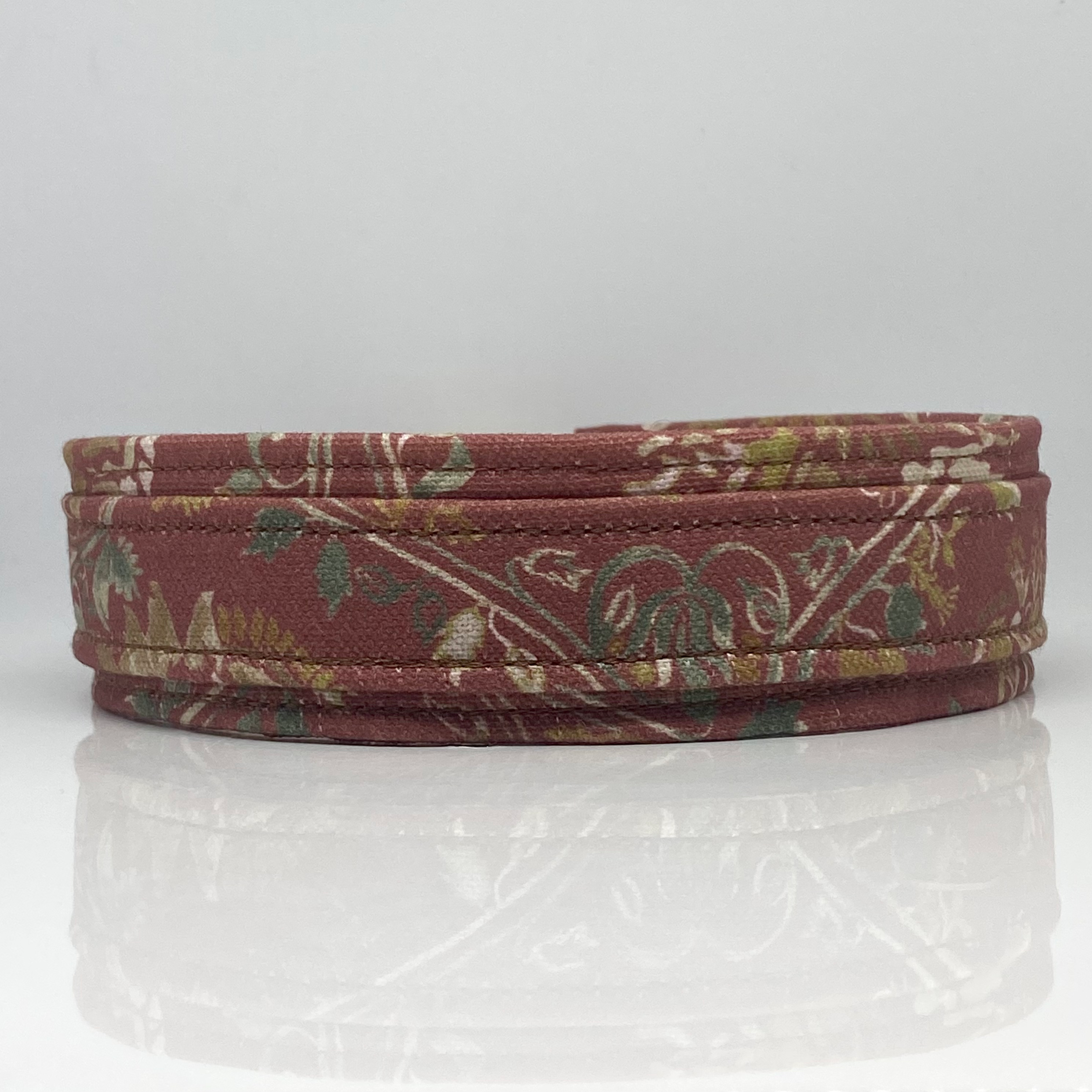 Unterlegtes Halsband BLUMENWIESE ROT