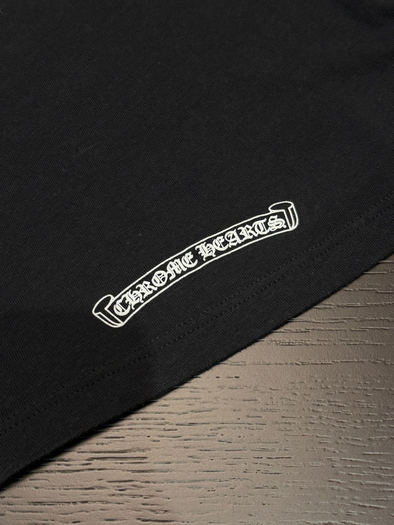 縮圖：克羅心 Chrome Hearts 背號33 胸口馬蹄復古七分袖(黑)