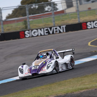 Cutts quickest in Friday practice at Sandown