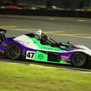 CLARE & HUNT LEAD THE WAY ON DAY 1 OF NEW SEASON