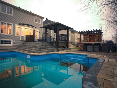 Cool Underfoot: Is Composite Decking Comfortable Around Pools?