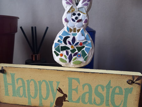 Mrs Mosaic Spring News April 2023
