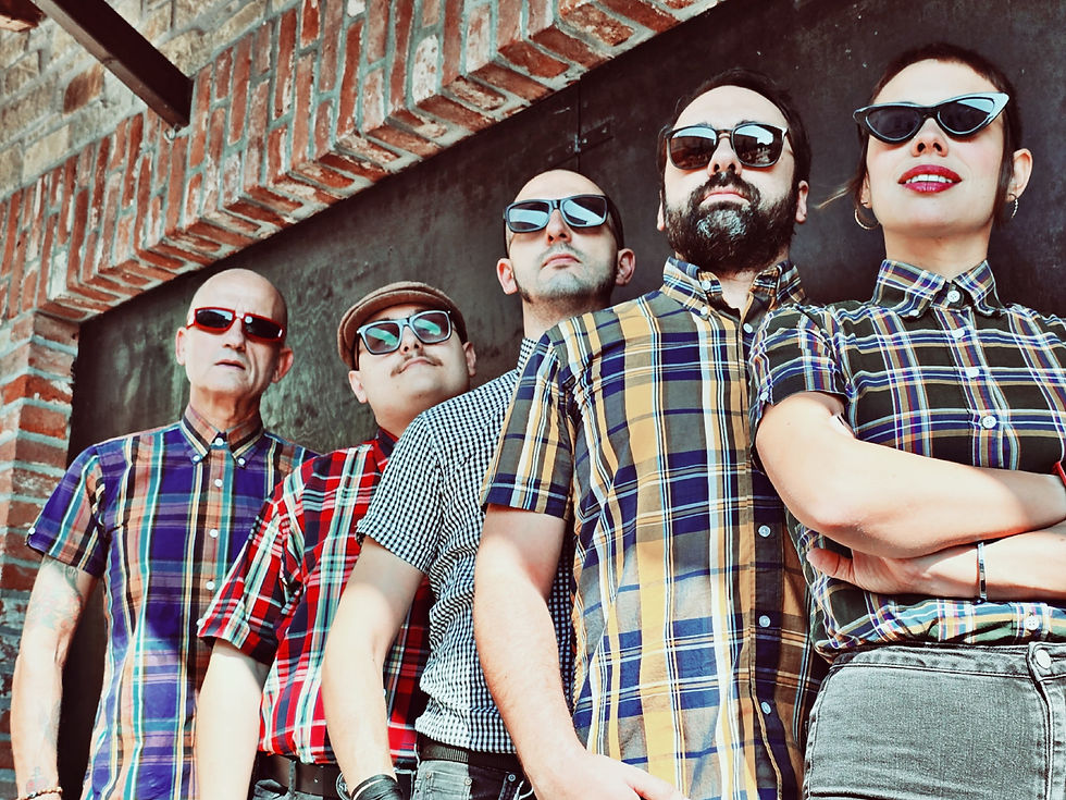 LOS FASTIDIOS