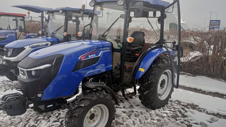 Lovol m 404 kabina.jpg