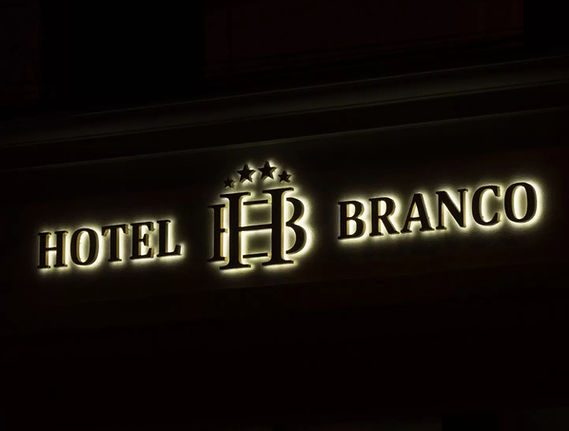 Halo-effect verlichte letters (backlit).jpg