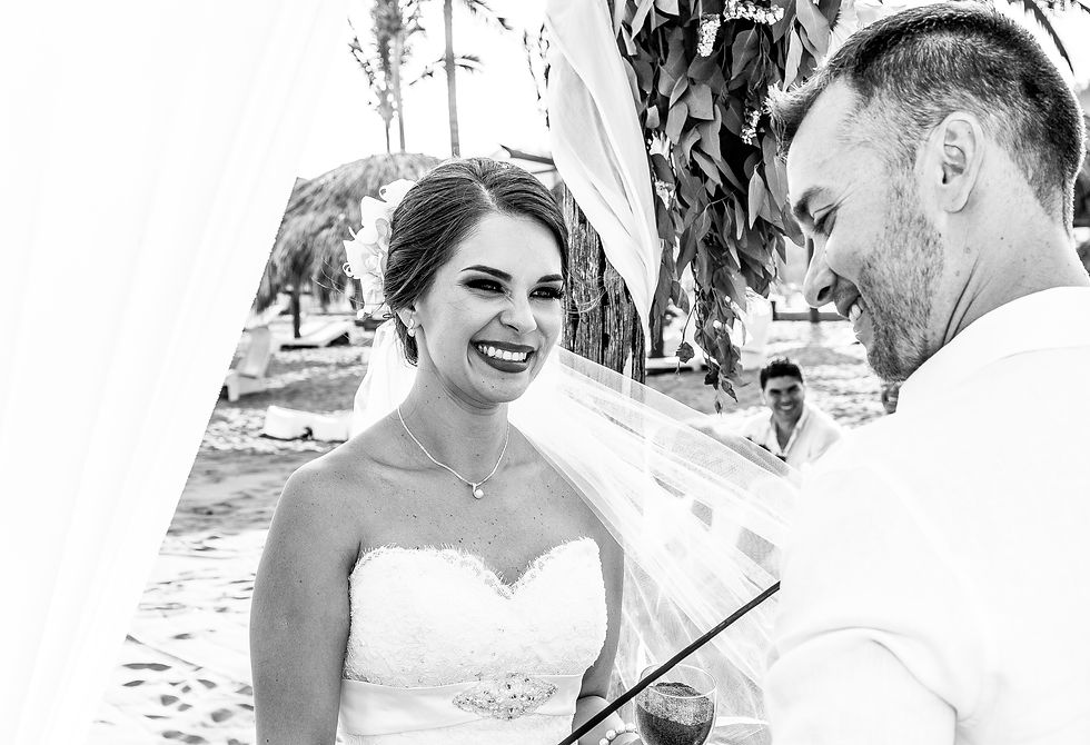 Los Novios - Boda al Civil de Playa en Tenacatita