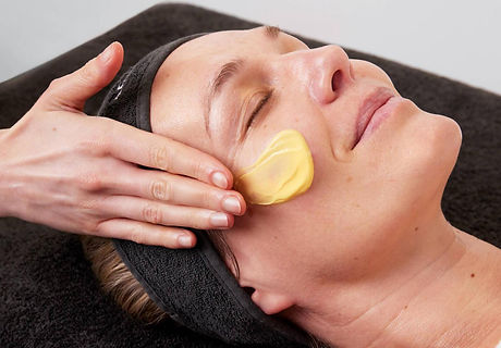 4665728_3_org_Medik8_20Crystal_20Retinal_20Age-Defying_20Facial_2c_20The_20Spa_20at_20The_