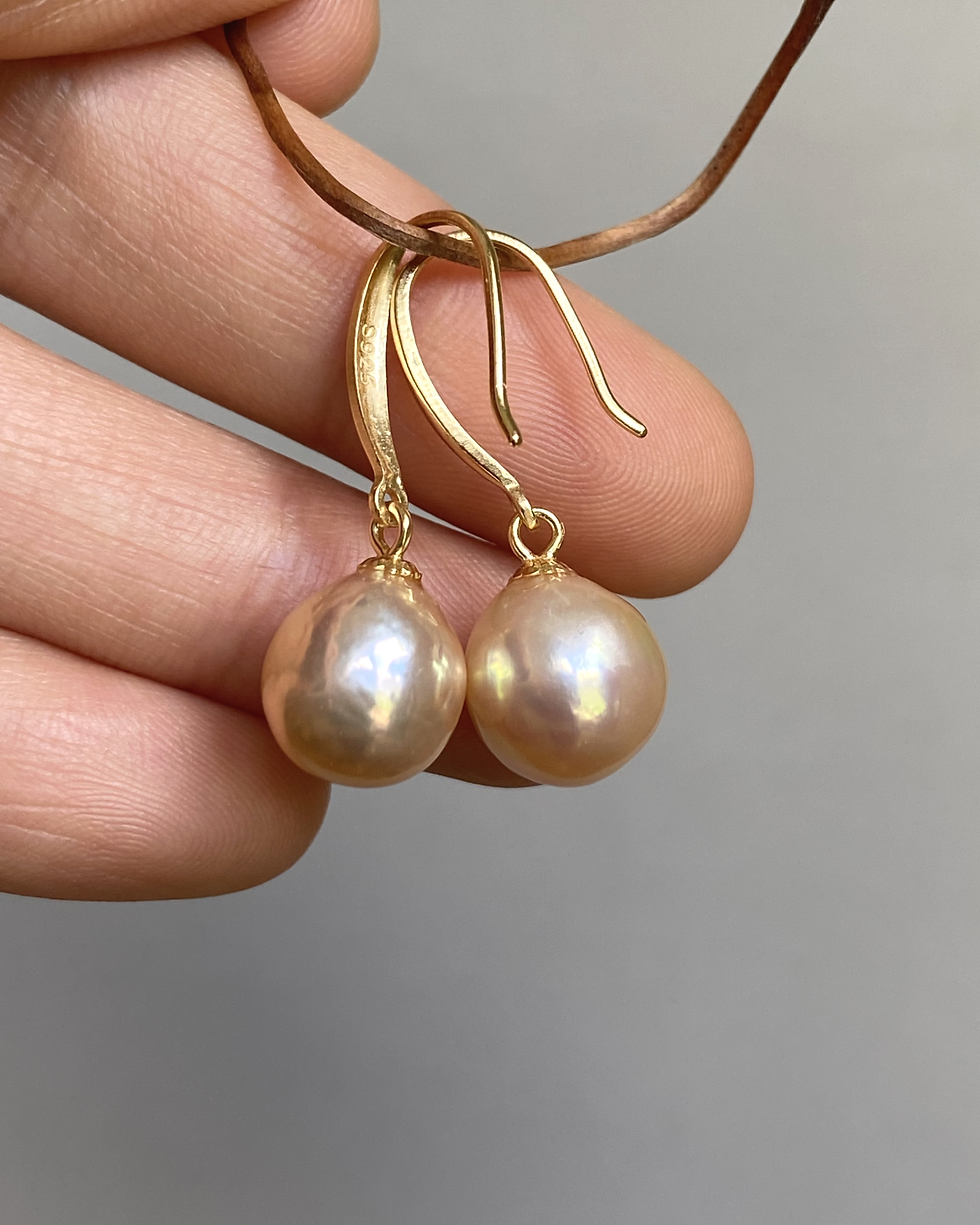 Thumbnail: Sterling Silver Light Golden Lustrous Freshwater Baroque Pearl Earrings
