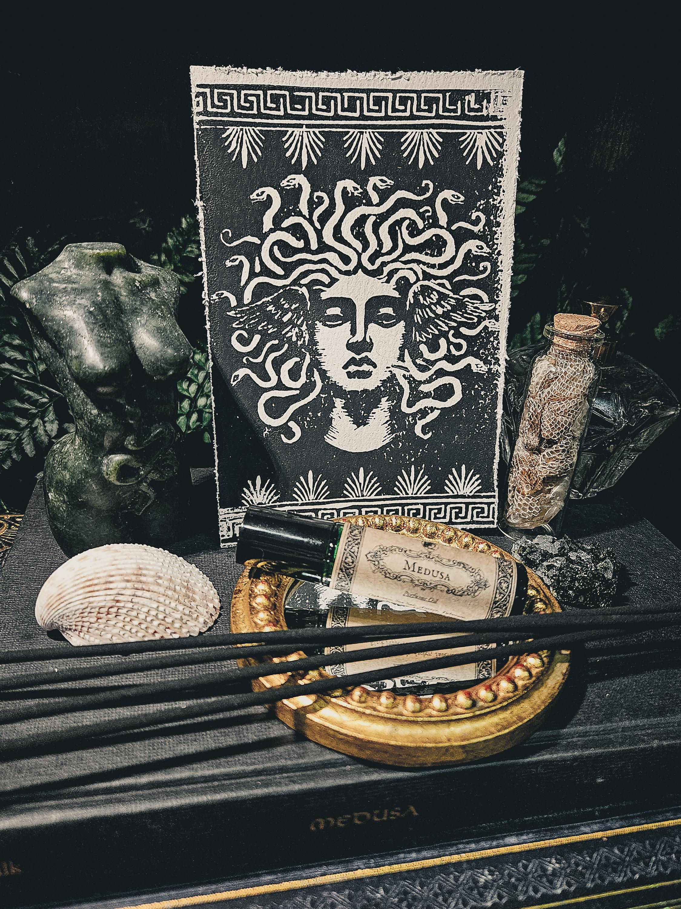 Medusa Ritual Set – Protective Perfume Oil, Linocut Print & Cleansing Incense