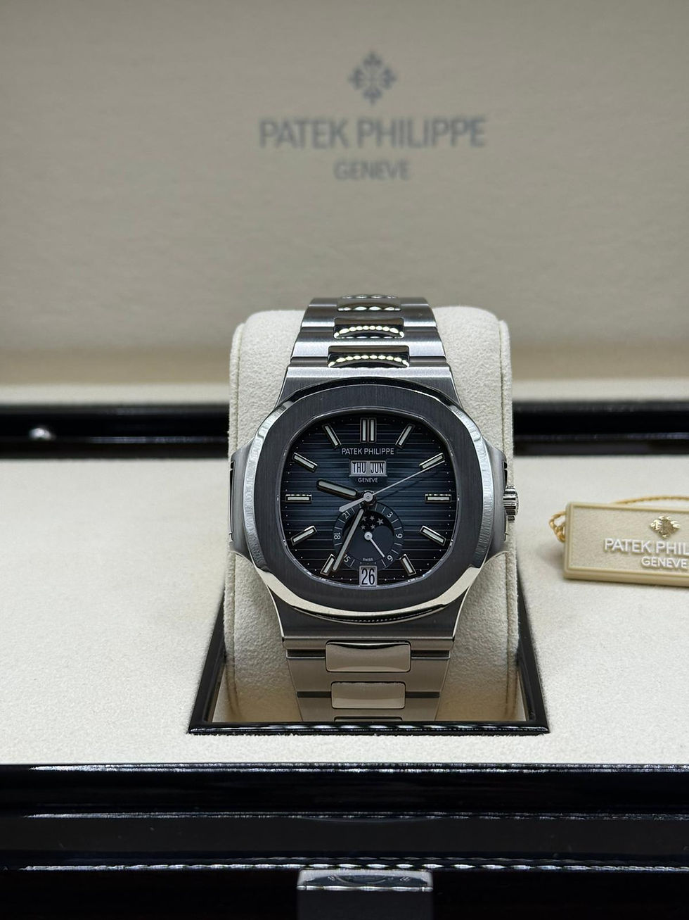 Thumbnail: Patek Philippe Nautilus 5726/1A-014 Full Set DE 2019