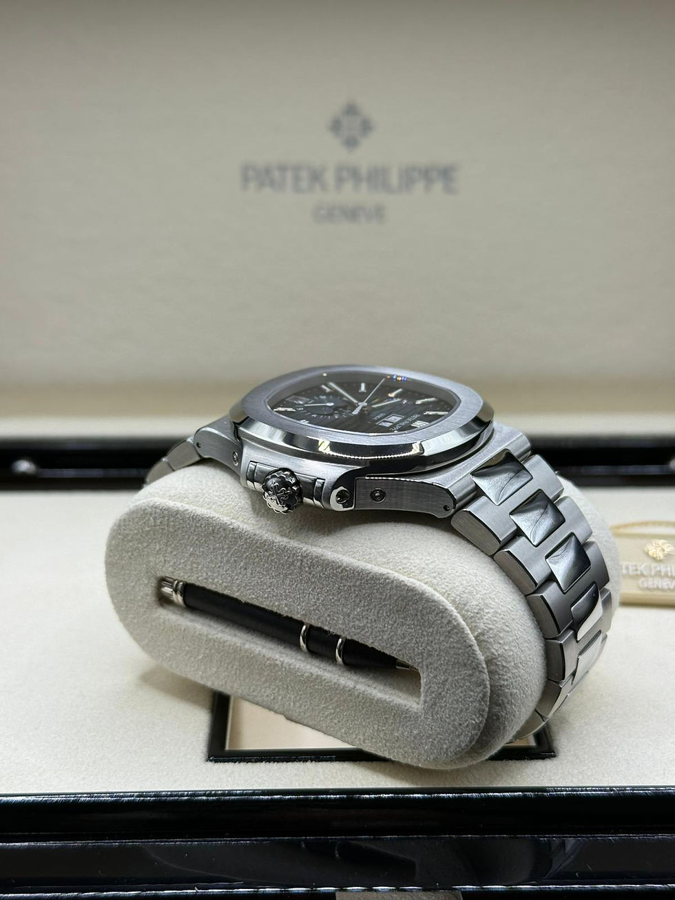 Thumbnail: Patek Philippe Nautilus 5726/1A-014 Full Set DE 2019