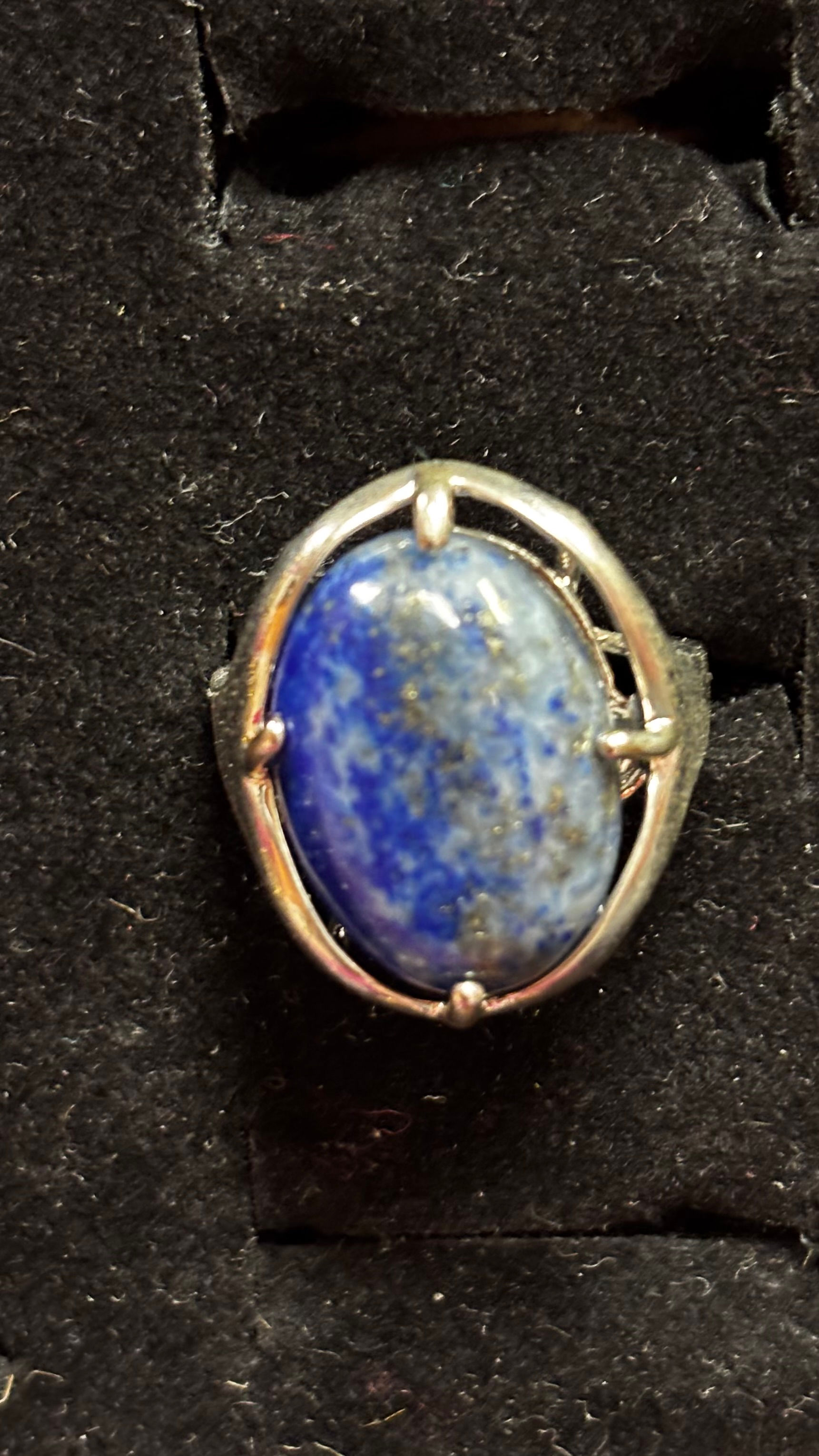 BLUE KYANITE OVAL EMPRESS RING