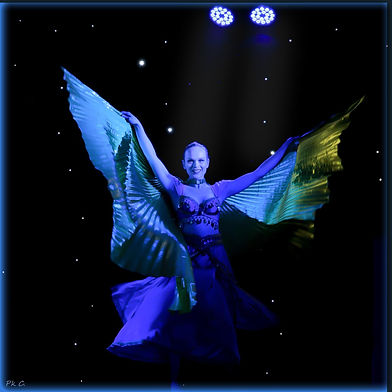 Orchestre Frédéric Vernhet spectacle avec danseuses