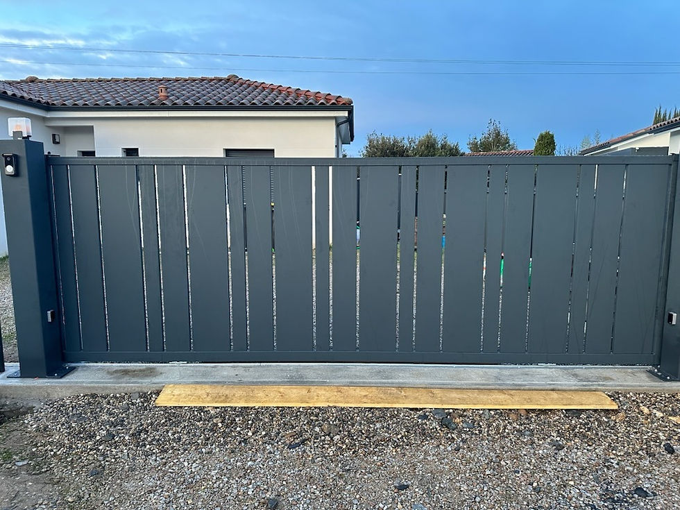 Création d'un portail avec des lames de différentes largeurs