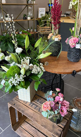 Intérieur boutique compositions Une Journée en Fleurs