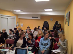 Socialna zbornica Slovenije je uspešno izvedla četrto izobraževanje »Več in še več o demenci« v podr