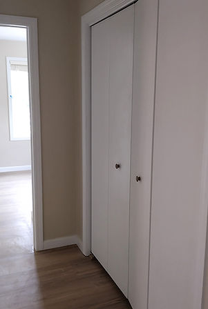 1688 - upstairs hallway.jpg
