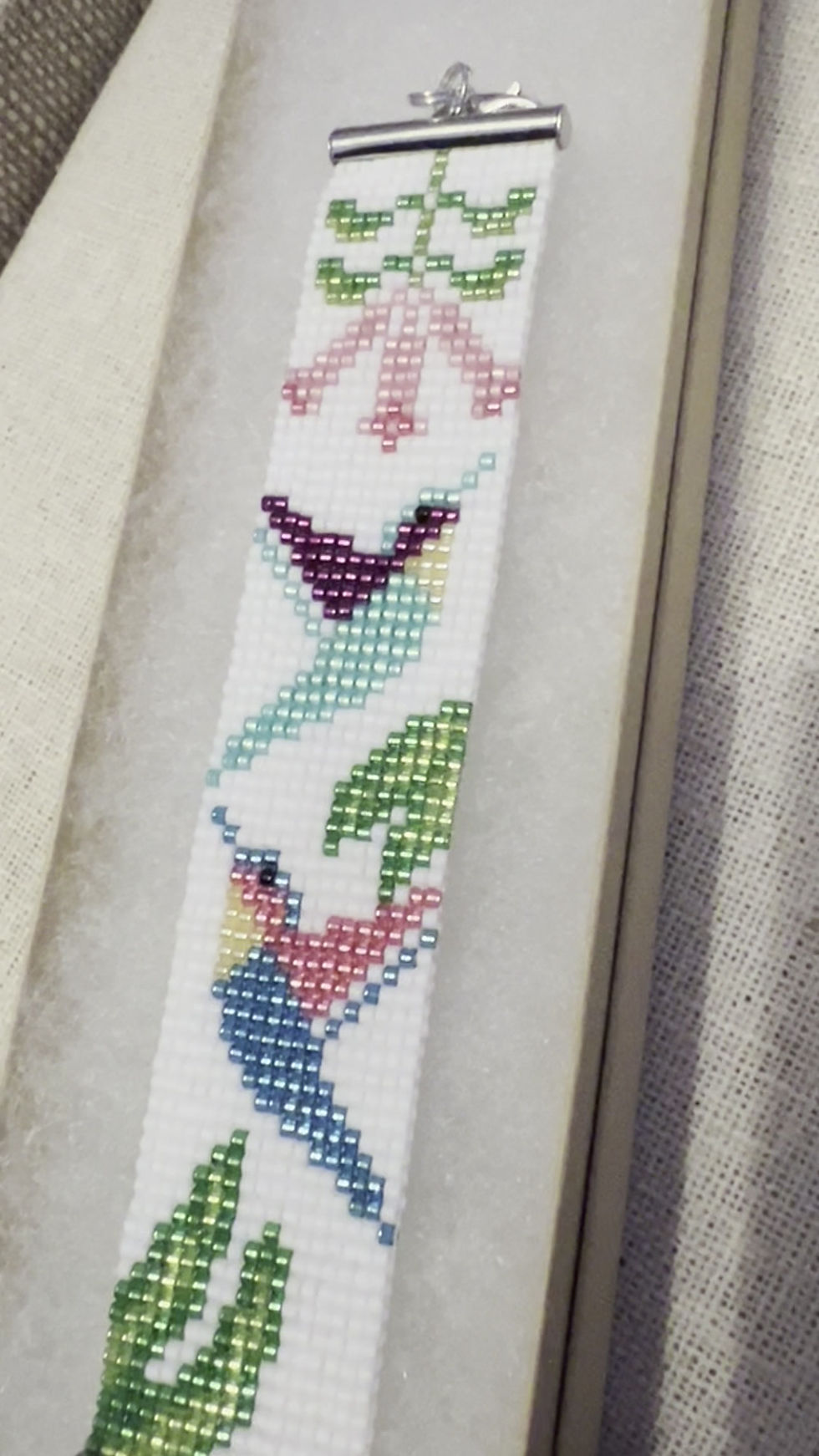 Thumbnail: Hummingbird Shimmer (loomwork bracelet)