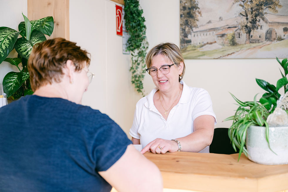Checkin in der Pension Seehof mit Ana Wimmer