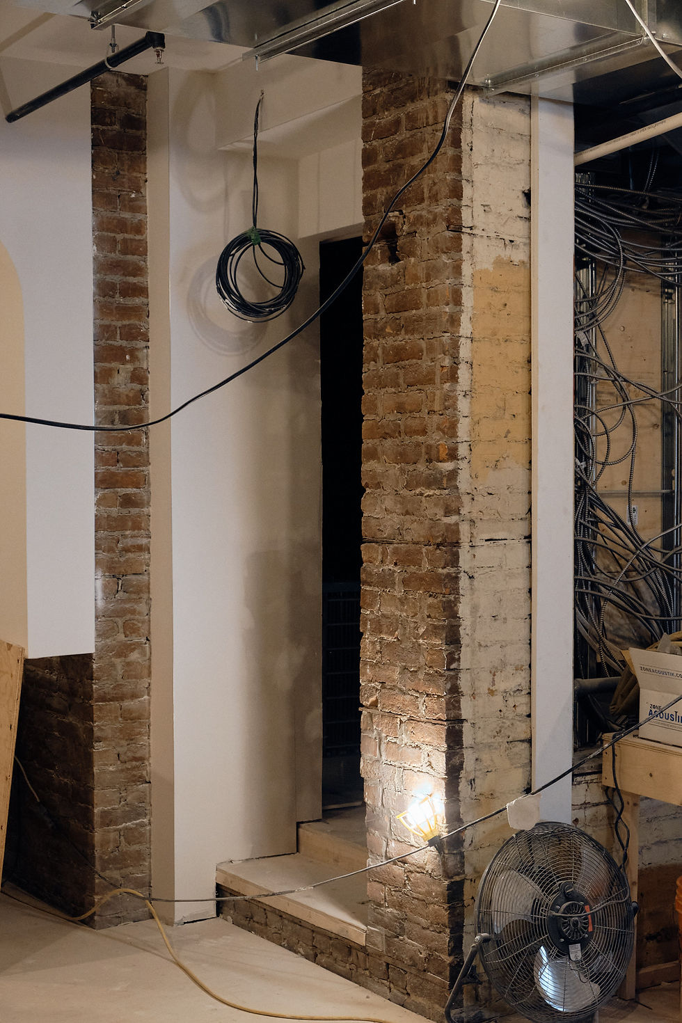 Mur de brique dénudé - image de chantier