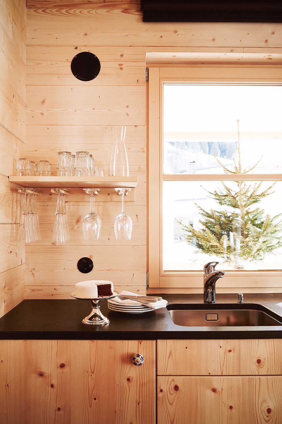 CASALPIN Chalets Küche mit Gläser