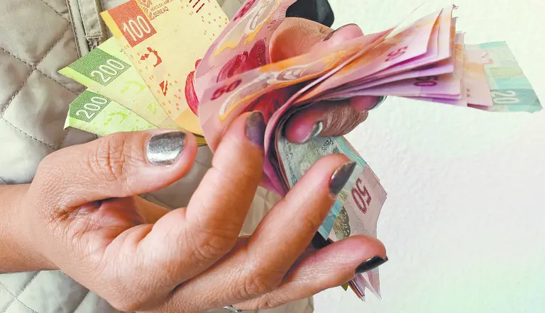 El efectivo sigue ganando la batalla diaria en pagos
