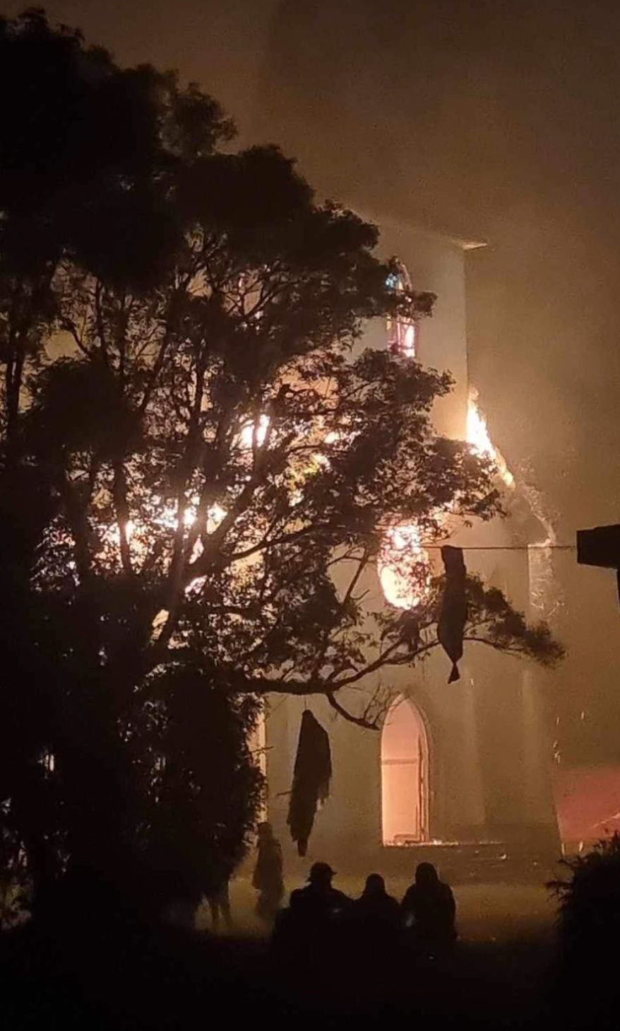 Church set on fire, Saint-Louis © Léa