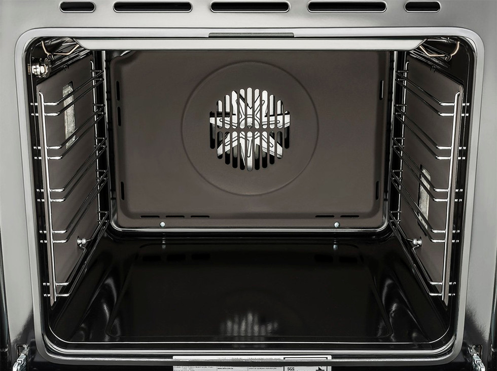 Interior de forno, grelhas e ventilador. Fogão Bertazzoni professional a gás 6 queimadores.