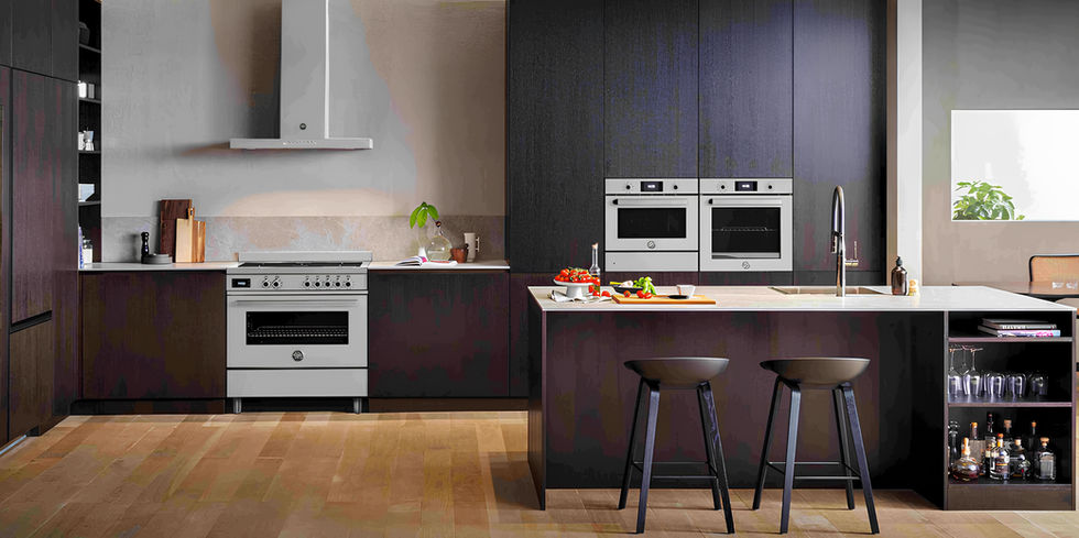 Design Profissional Series: todo em aço inox escovado, compõe refinados conjuntos com os demais produtos da linha Bertazzoni.