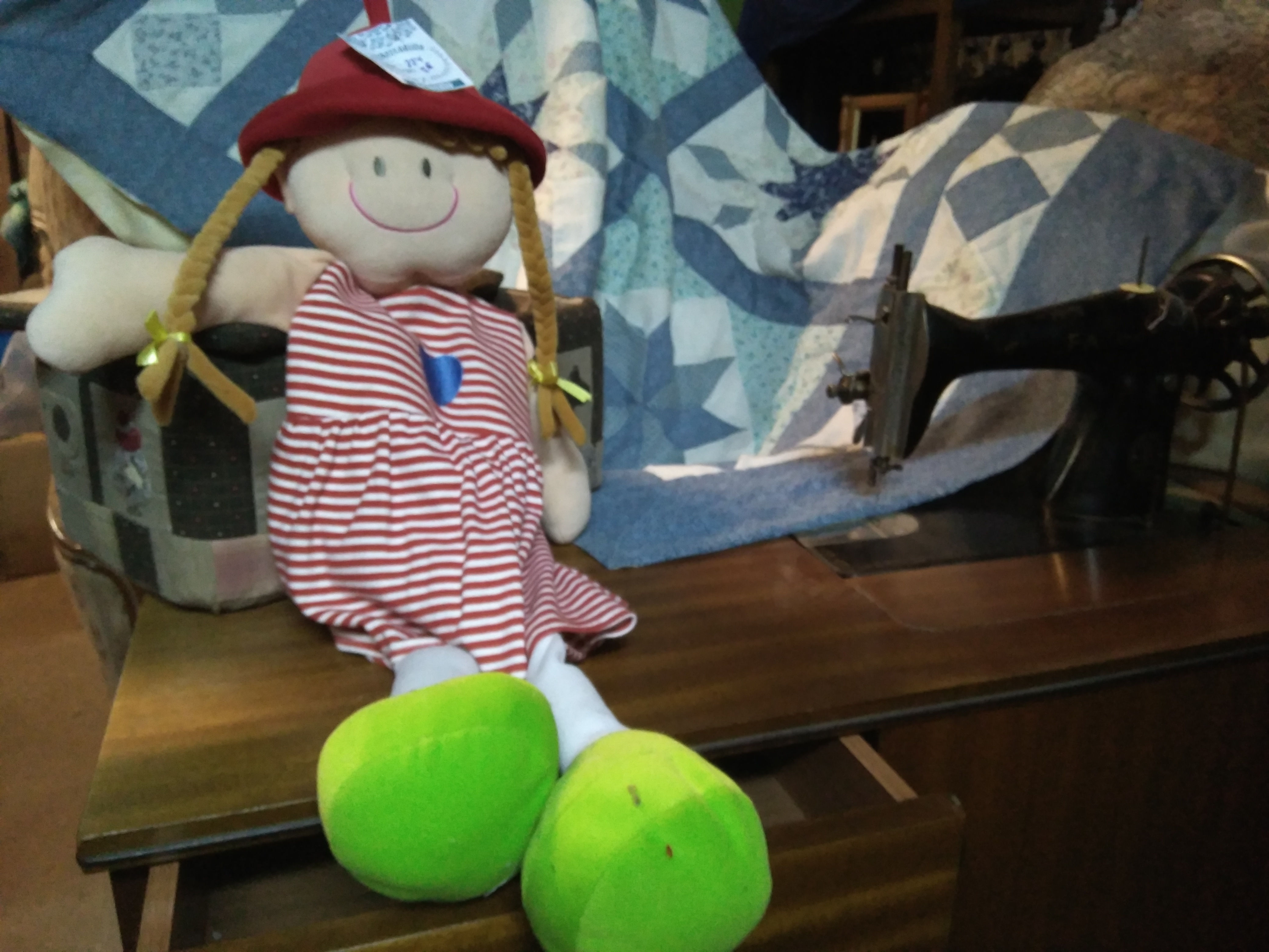 Muñeca guardapijamas (con cremallera por detrás para introducirlo)